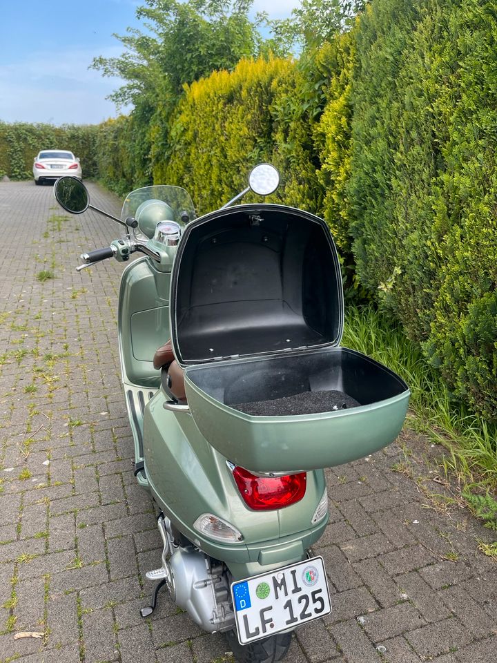 Vespa lxv 125 in Minden