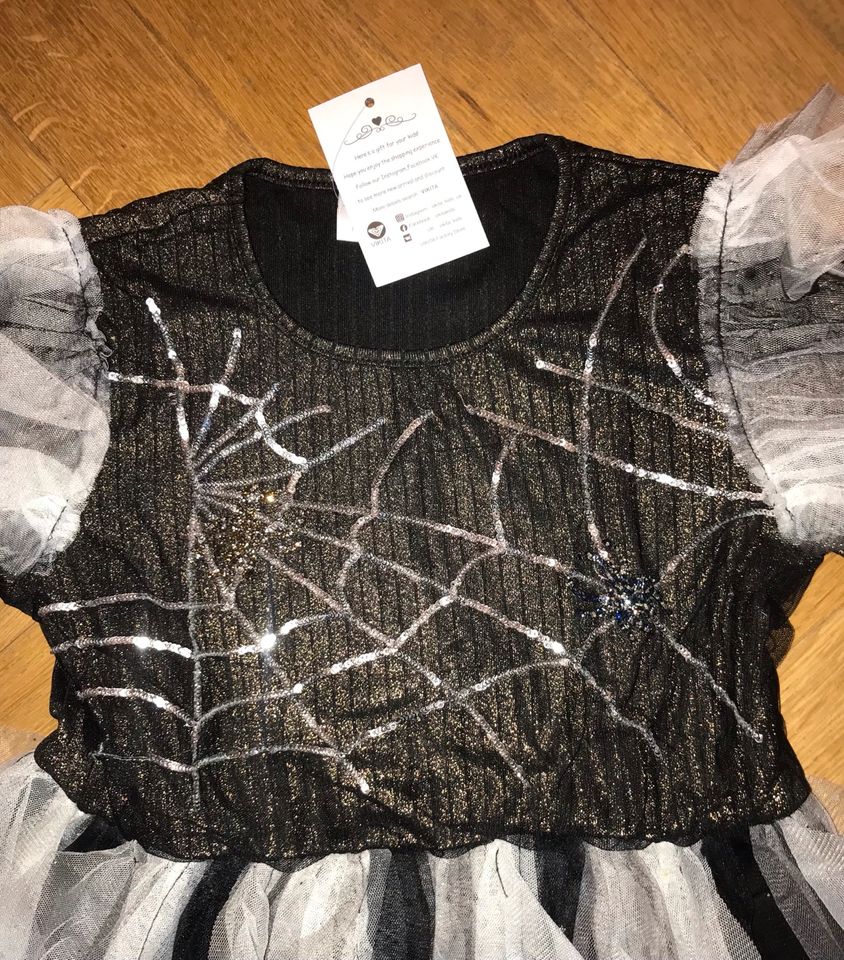 Mega Halloween Kleid Hexe Tüll Pailletten Gr. 128 NEU m. Etik.! in Hofheim am Taunus