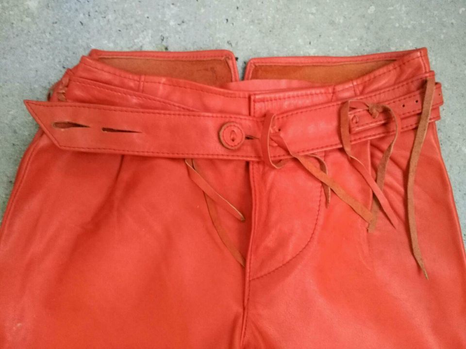 Lederhose Orange Unikat in Darmstadt