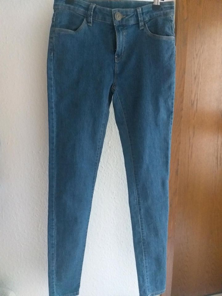 Jeans dunkelblau in Plüderhausen