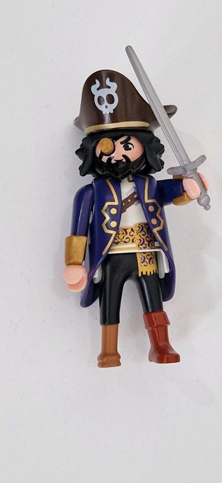 Playmobil 6678 Piratenschiff mit weiteren Piratenfiguren in Schalksmühle