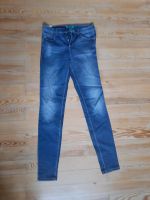 Slim-Fit Jeans Hose von Benetton / Gr 27 / wie NEU Neuhausen-Nymphenburg - Nymphenburg Vorschau