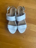 TOP NEU Tamaris Sandalen weiß Gr.39 Hessen - Wiesbaden Vorschau