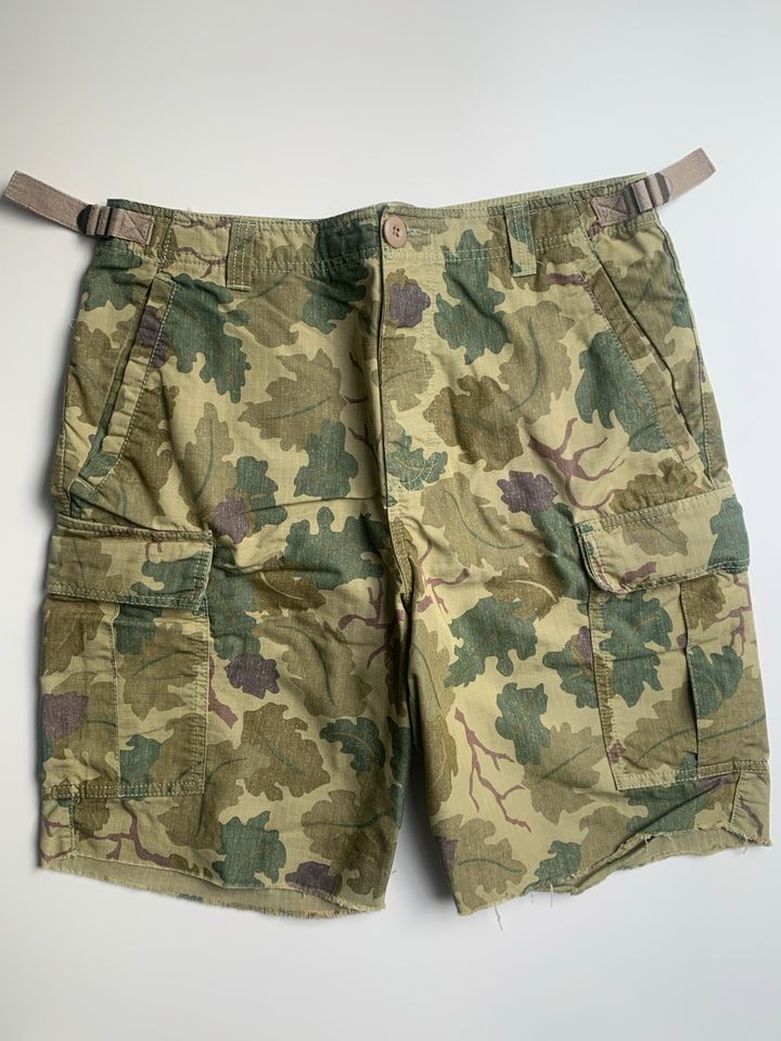 NIKE - Hose Short Herren Camouflage Tree (Größe: 30/M) (Neu) in Ainring