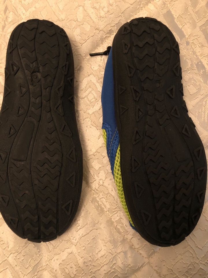 Kinder Badeschuhe /Schwimmschuhe Gr.34 neu in Hamburg