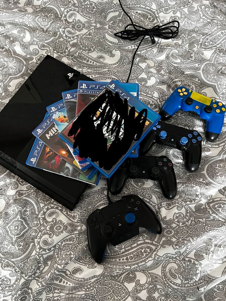 PlayStation 4 1tb Speicher + 6 spiele razer raiju scuf 4tb in Püttlingen