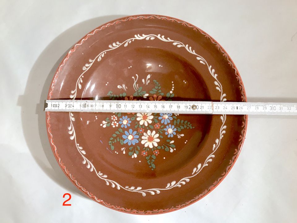 Pottery: Konvolut Teller, Wandteller aus Keramik/ Steingut in Pohlheim
