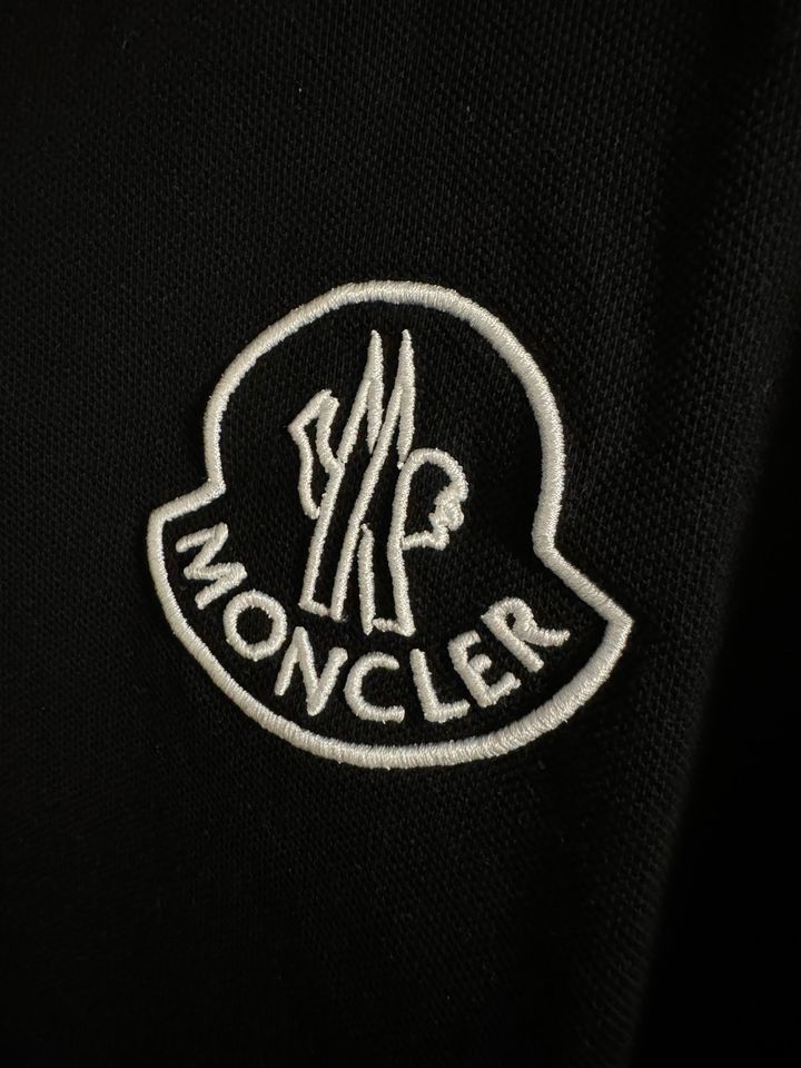 Moncler Polo Shirt xxxl schwarz in Göppingen