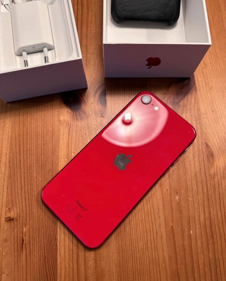 Apple iPhone SE (2020) 128 GB product red mit OVP in Flörsheim am Main