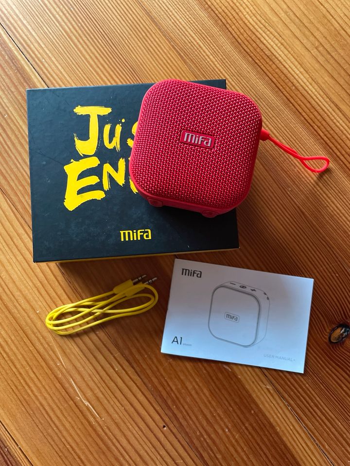 "wie neu" MIFA A1 Speaker rot Bluetooth Mini-Lautsprecher in Schonungen