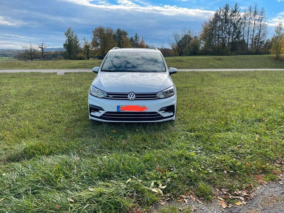 Volkswagen Touran 2.0 TDI SCR DSG Highline Highline  7 Sitz in Edenkoben