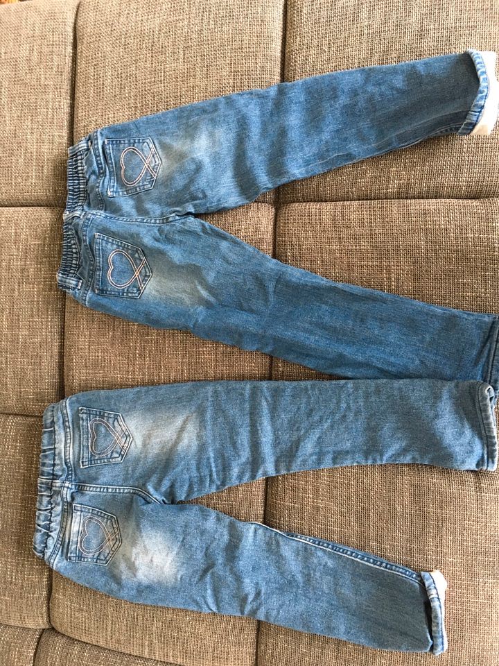 Jeans gefüttert Gr 122 in Allensbach