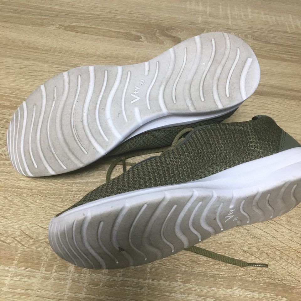 Turnschuhe/Sneaker~Oliv/Khaki~Gr.39~wNEU in Karlsfeld