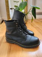 Dr Martens Boots, schwarz, Größe 42 - neuwertig & kaum getragen Bayern - Freising Vorschau