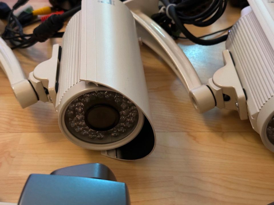 LevelOne Profi Überwachungskamera Set Top Angebot Top Preis in Vöhl