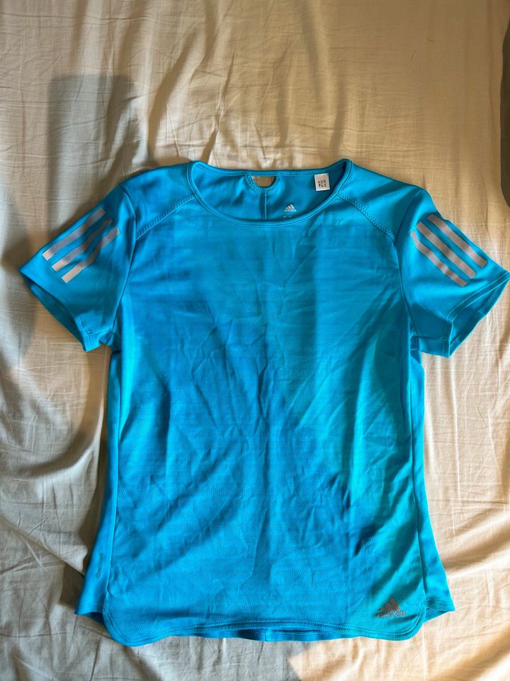 Adidas Sportshirt Gr. S in Großenkneten