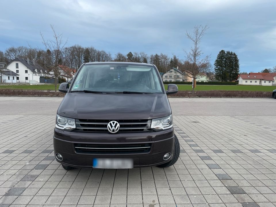 VW T5 Highline 4Motion 8fach bereift in Moosinning