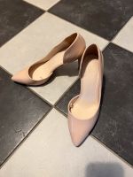 Neue Lackpumps Pumps in creme Gr. 38 elegant Niedersachsen - Rastede Vorschau