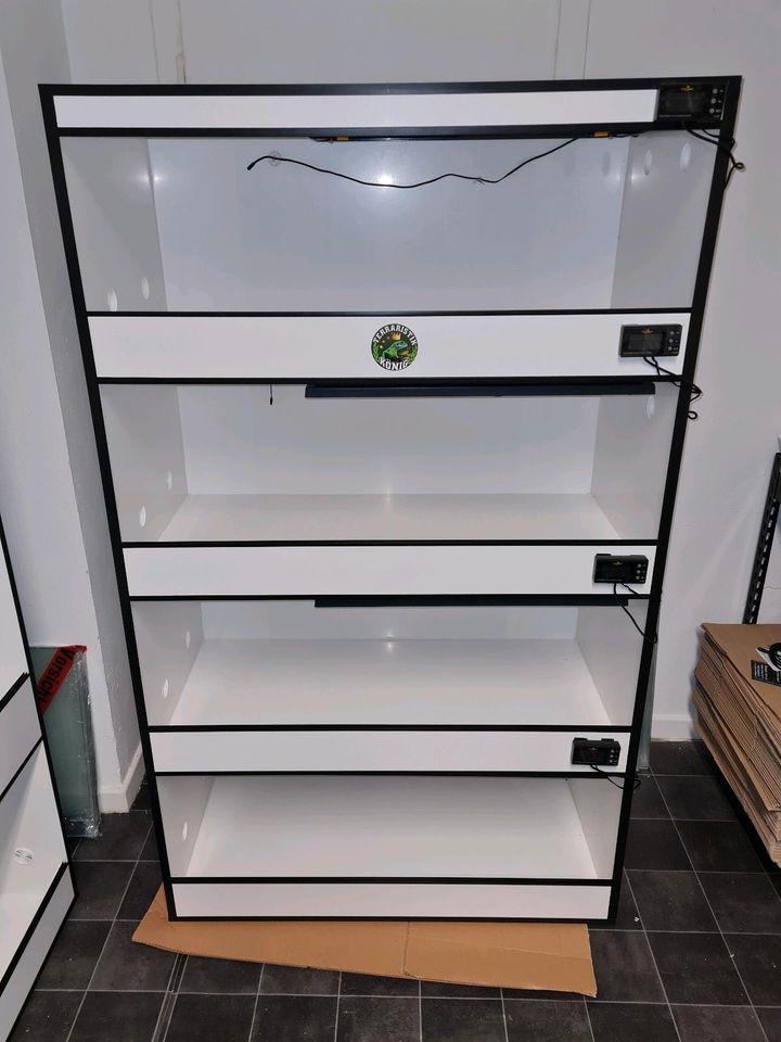 Exclusive Premium Kunststoff Terrarien und Terrarium Racks in Seligenstadt