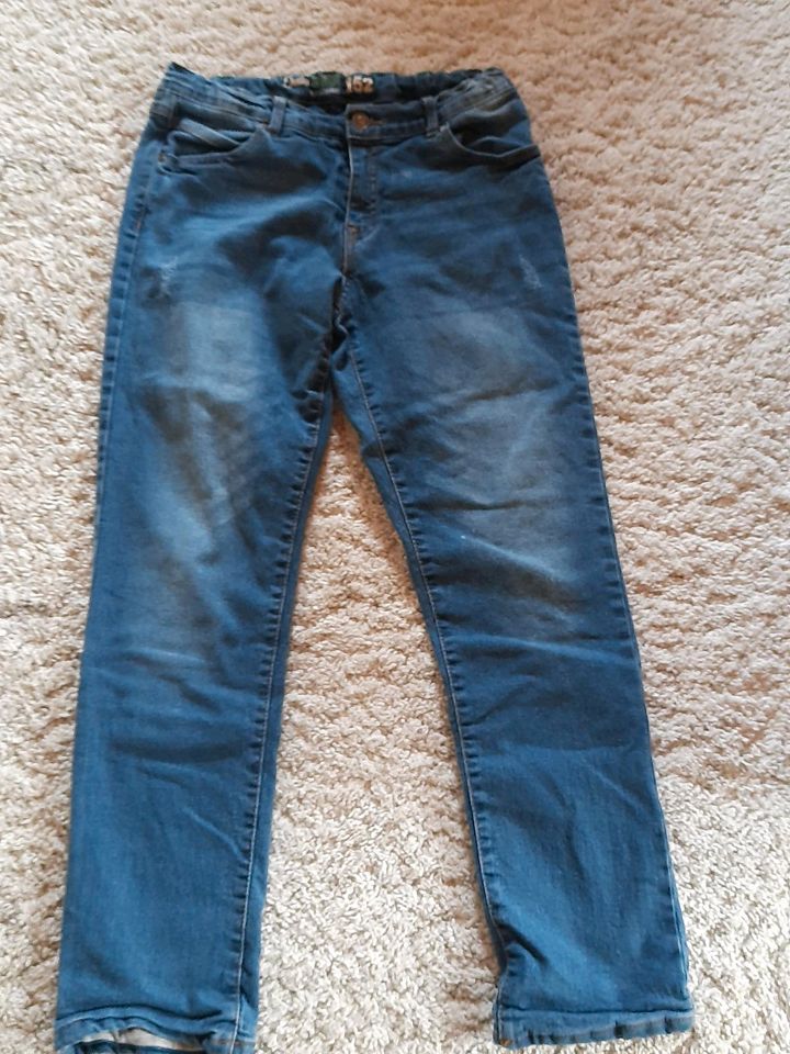 Thermojeans/ gefütterte Jeans  Gr. 152 in Saulheim