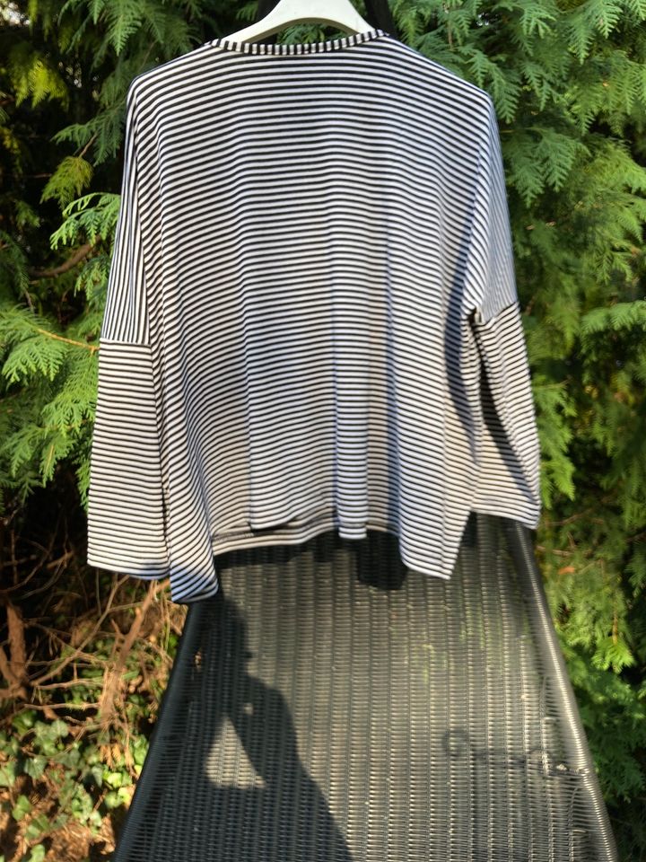 MB Ringel-Shirt mit Taschen, Viskose Gr. 38-40 in Wildau