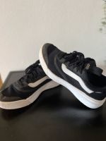 Vans ultrarange schwarz weiß Schuhe sneaker 36,5 Frankfurt am Main - Seckbach Vorschau