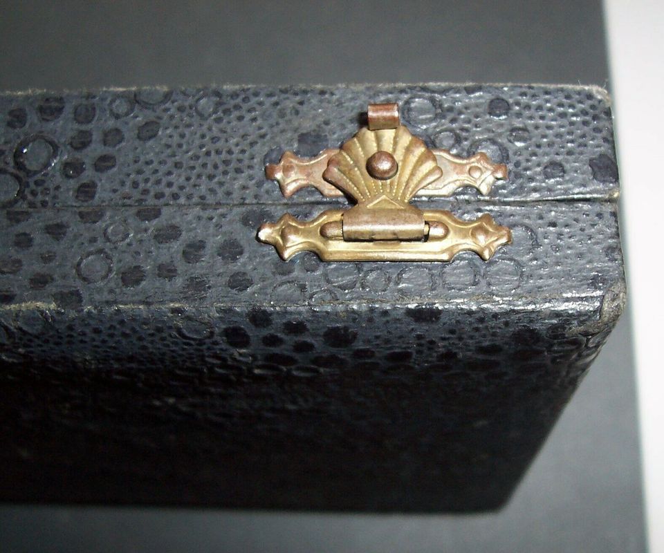 Raucher-Geschenkbox, mit Etui für Zigar. und Feuerzeug. in Leezen