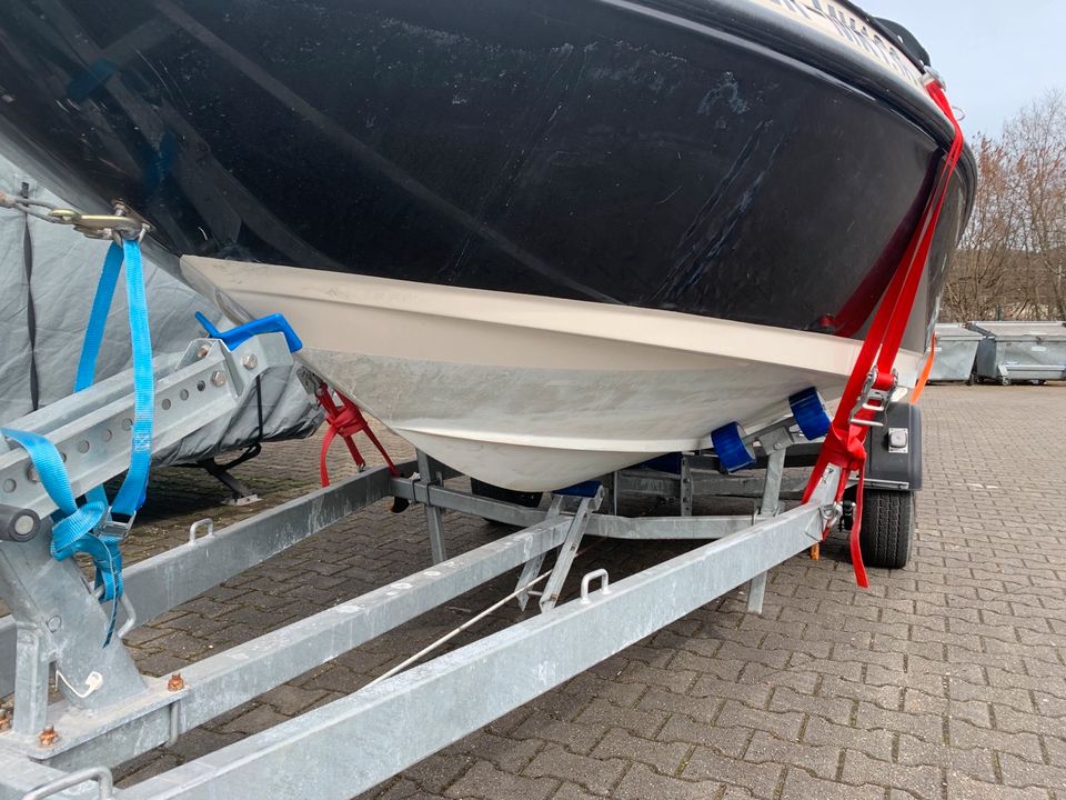 Boot, Sportboot, Bowrider, Kajüte, Angelboot, Bayliner in Wetter (Ruhr)