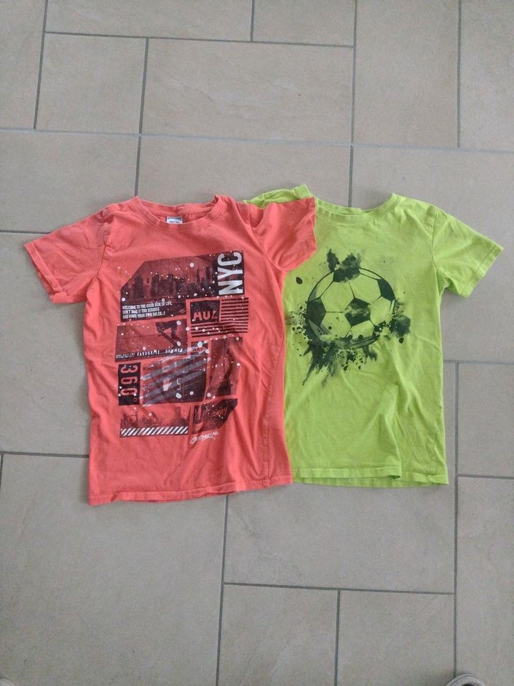 2 T-Shirts, Gr. 146/152, orange und grün in Springe