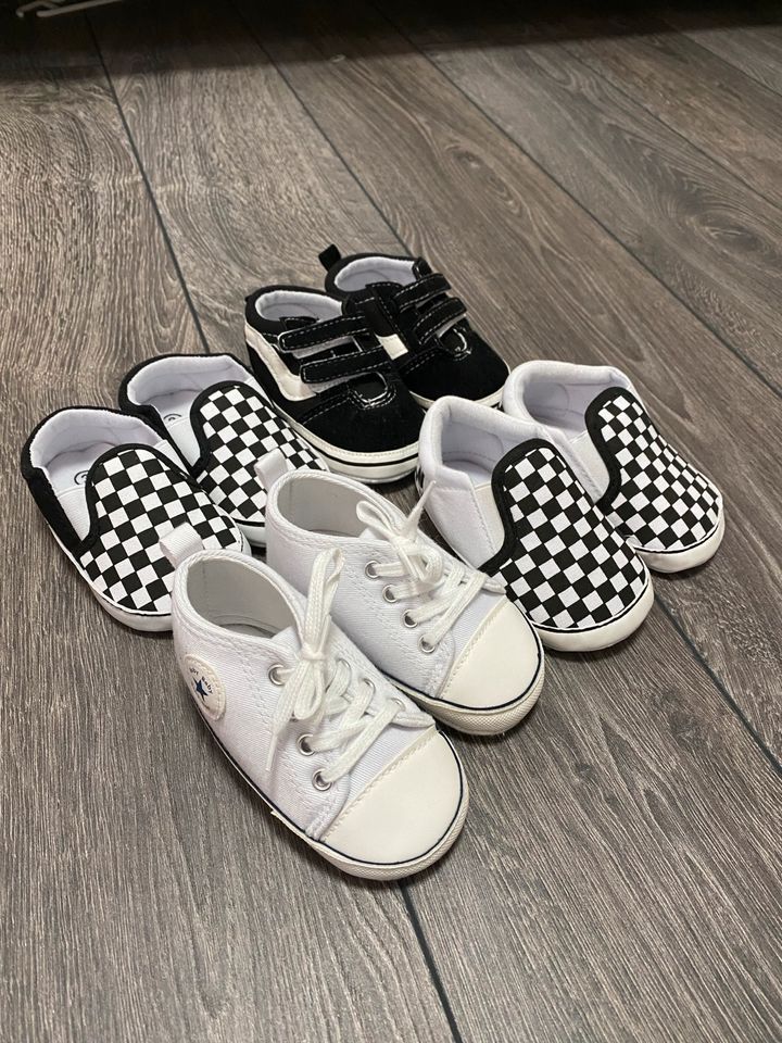 4 paar babyschuhe krabbelschuhe schwarz weiß 21 neu in Helmbrechts