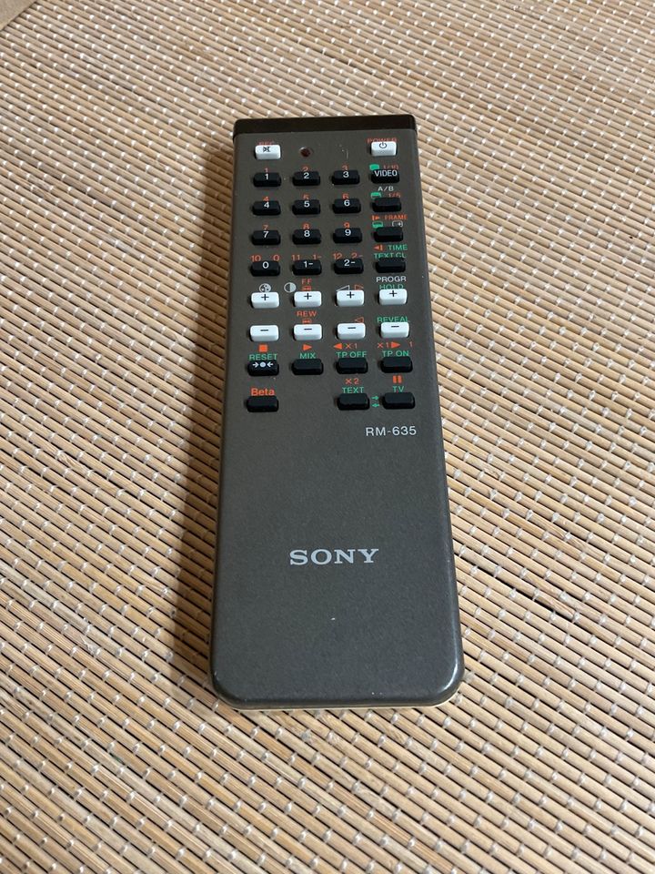 ** SONY Fernbedienung Remote RM-611 RM-635 RM-673 RM-689 RM-694 * in Neuhausen ob Eck