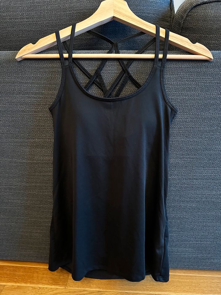 H&M Sporttop Schwarz | Größe XS | Sehr gut in Hamburg