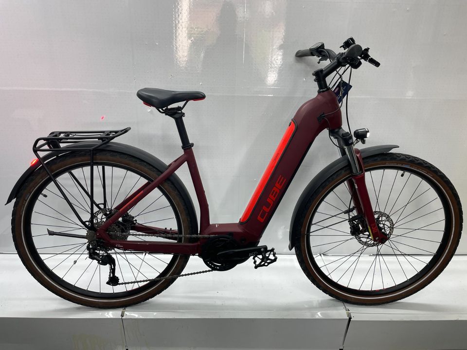 Cube Nuride Hybrid Performance 29" E-Bike Tiefeinsteiger 9 Gang in Wunstorf