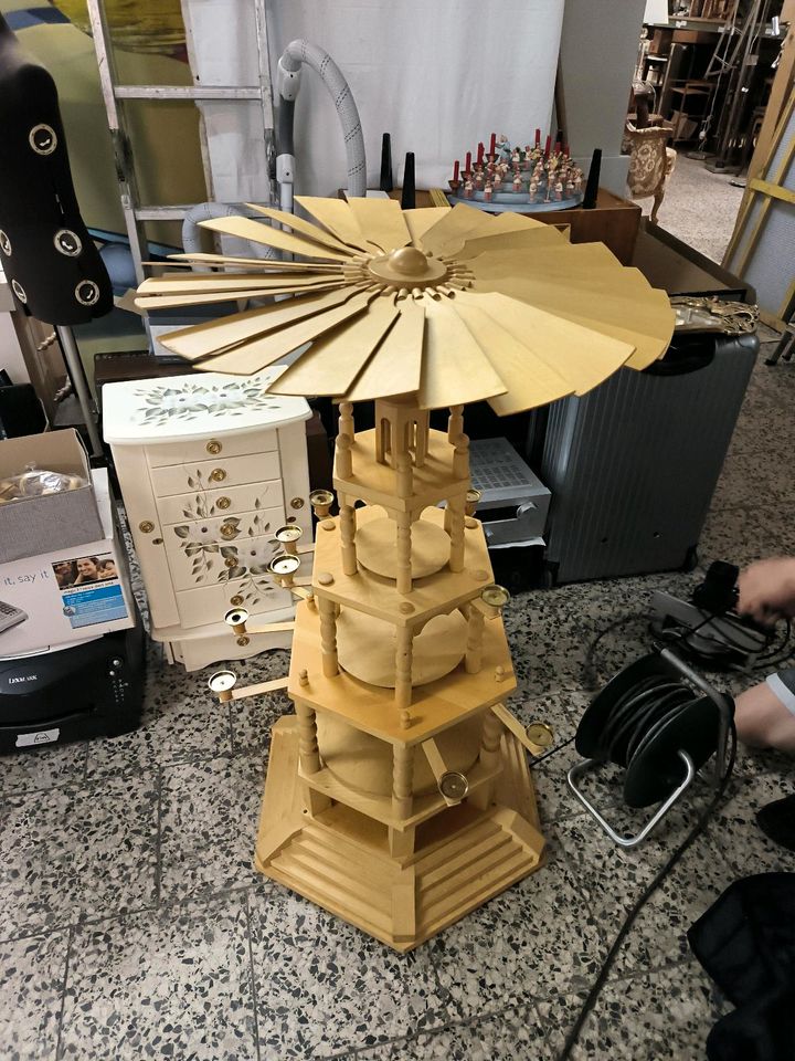 Weihnachtspyramide Pyramide Handarbeit 110cm hoch in Berlin