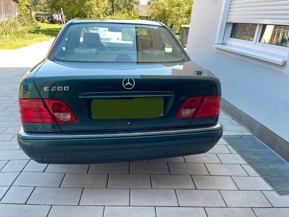 W210-E 200 Mercedes Benz E in Selters