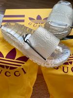 *NEU* Gucci x Adidas Weiß Badeschuhe Slides 42 Süd - Niederrad Vorschau