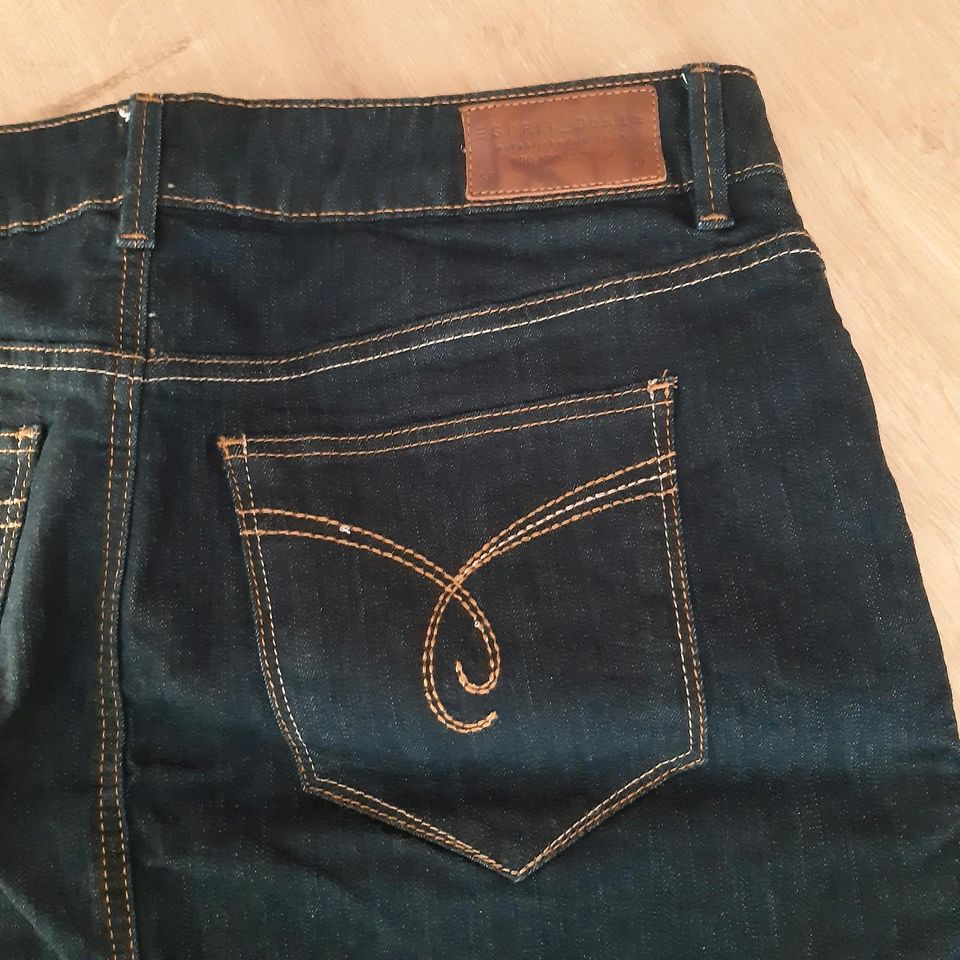 Esprit kurzer Jeansrock dunkelblau Weite 31  neu in Edewecht