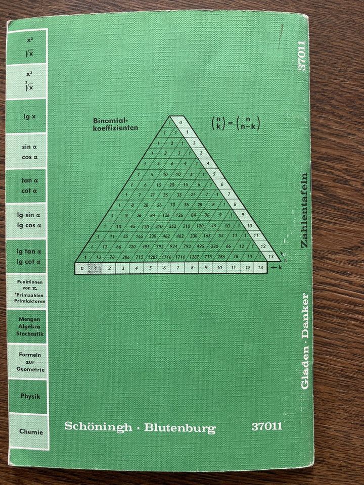 Zahlentafeln und Formeln Mathe Chemie Physik in Cuxhaven