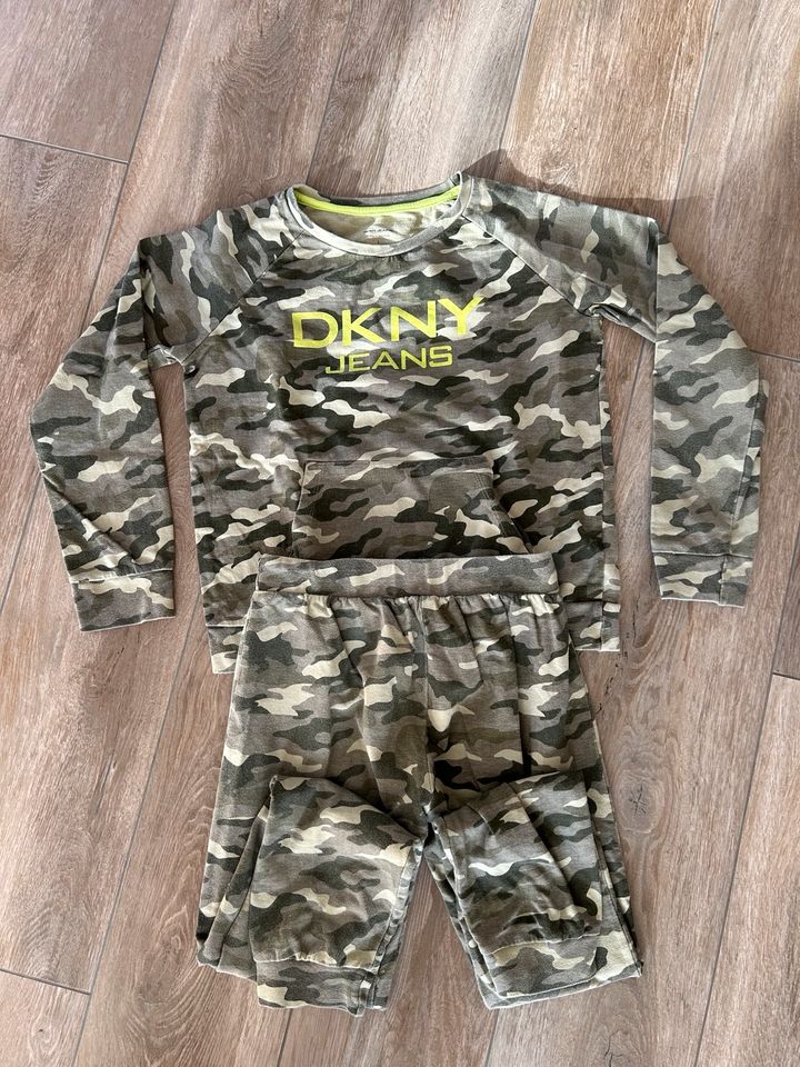 DKNY Jeans Jogginganzug Mädchen Gr. L in Burbach