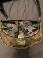 Guess Tasche Handtasche Camouflage bunt Düsseldorf - Oberkassel Vorschau