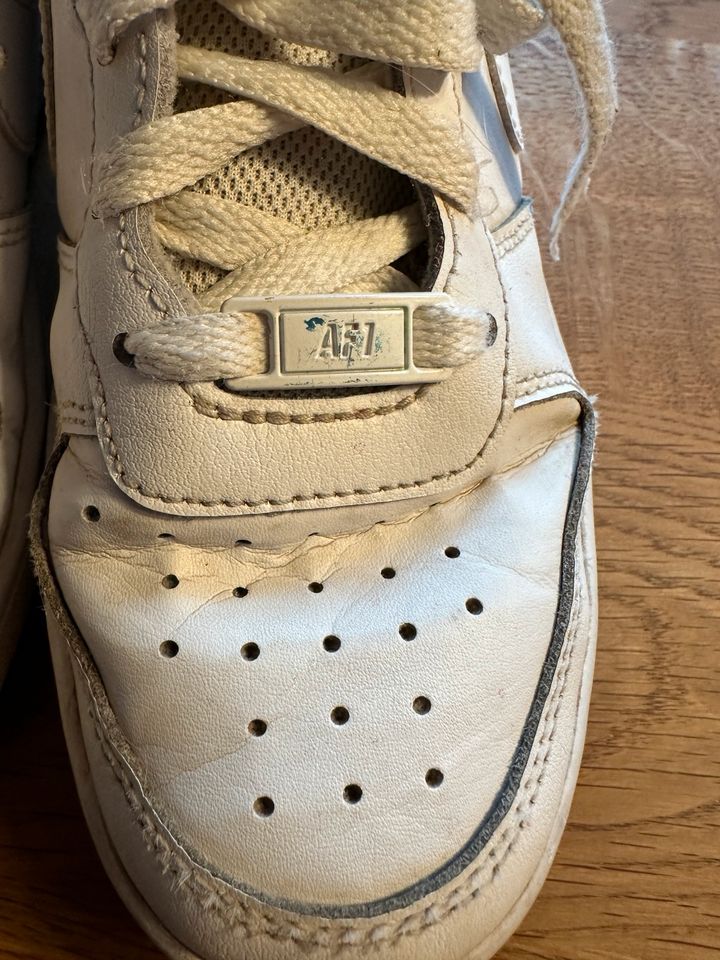 Nike Sneaker weiß 37,5 LILI37,5 in Mörlenbach