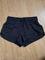 H&M Sport Shorts schwarz Größe 34 Hessen - Aßlar Vorschau