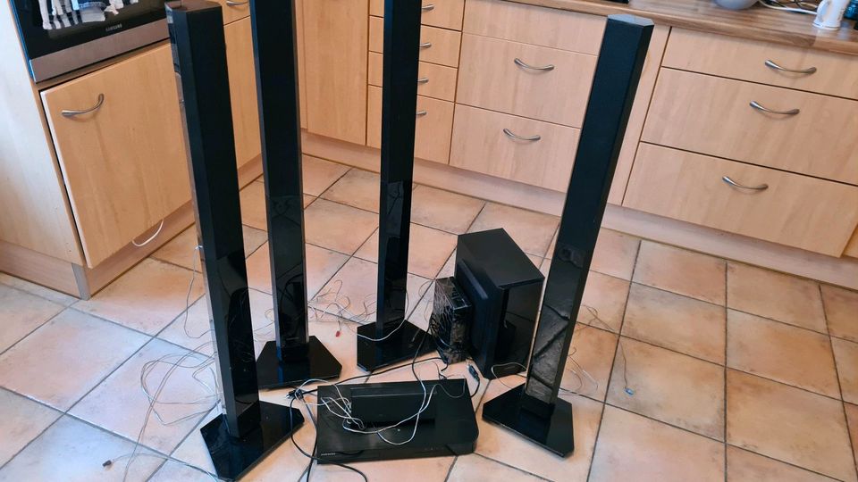 Dolby Suround Anlage  5.1 mit DVD Player in Tauberbischofsheim