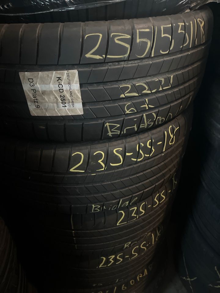 Neuwertige Gebrauchtreifen 235 55 r18 Bridgestone Sommerreifen in Schwieberdingen