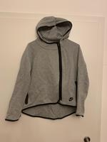 Nike Zipper Hoodie Laufkleidung Funktionskleidung, neuwertig XS/S Bayern - Pfaffing Vorschau
