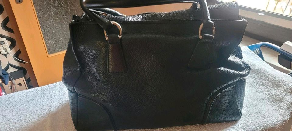 Coccinelle Handtasche, schwarz, Leder, klassisches Modell - Top in Obermaßfeld-Grimmenthal