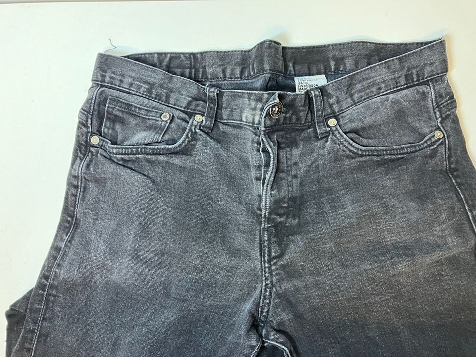 H&M  Jeans*schwarz*Knopfleiste*Slim*Größe 34/34* in Frechen