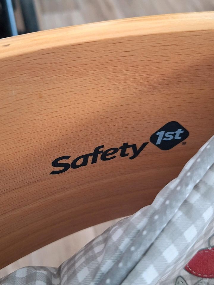 Safety First Hochstuhl Holz für Kleinkinder mitwachsend mit Tisch in Wiendorf