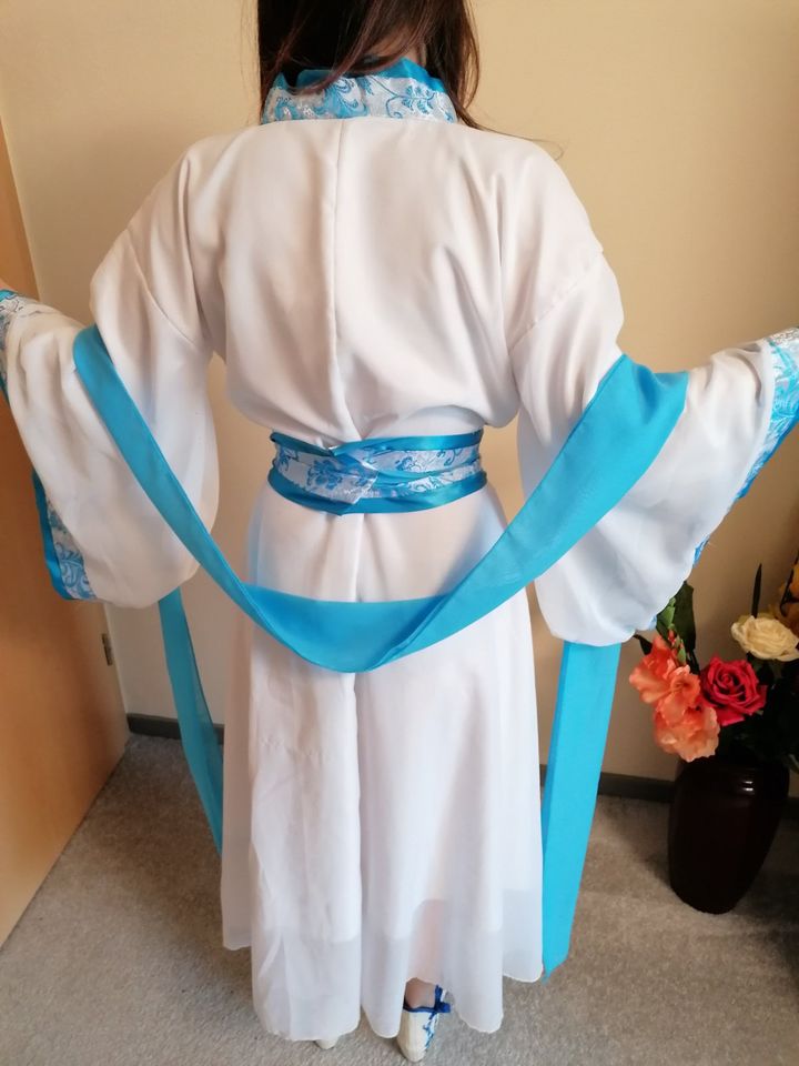 Hanfu weiß-blau + Schuhe in Tharandt