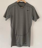 Super schönes Shirt der Marke Nike, Größe XL, neuwertig! Hessen - Mainhausen Vorschau